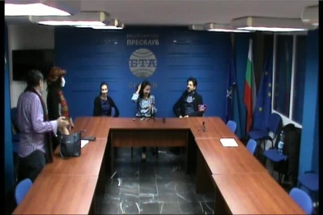 Виртуозната цигуларка Олга Артюгина пристигна в Сливен за да участва в коледния концерт на Сливенския симфоничен оркестър