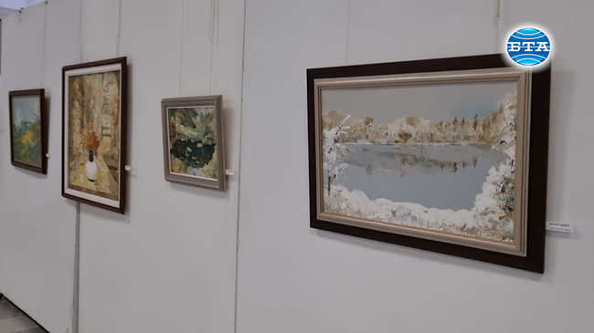 Традиционна коледна изложба на търговищките художници представя местната галерия 