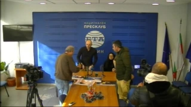 Представяне на ретро календар за 2022 г.