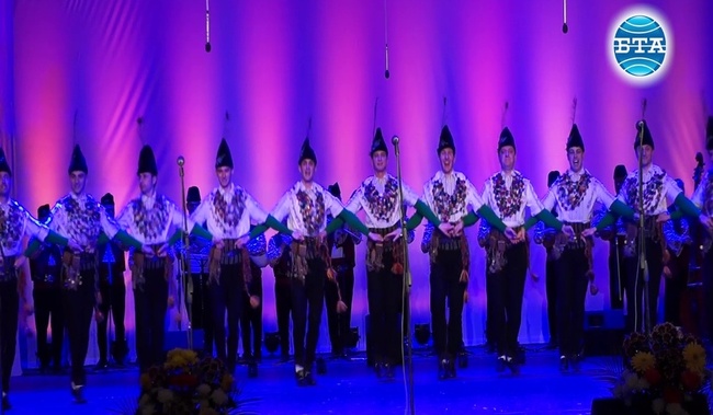 Коледен концерт на Фолклорен ансамбъл "Тракия"