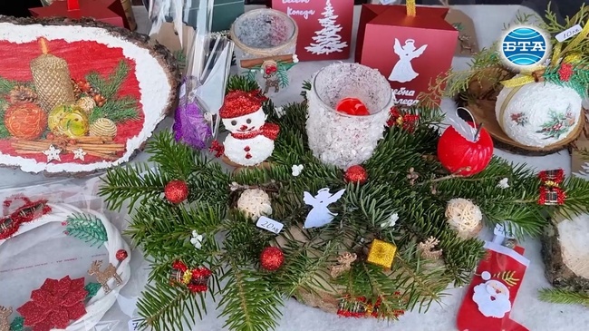 Коледен базар за първи път в Троян