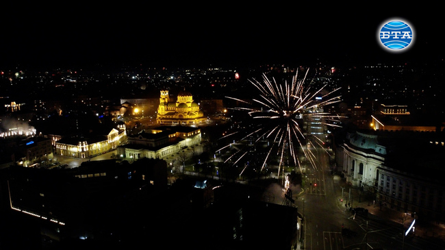 Столицата порещна новата 2022 година