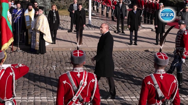 Богоявленски водосвет на бойните знамена, флаговете и знамената светини на Българската армия бе отслужен в София