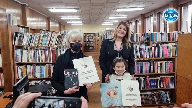 Четенето на книги разкрива нови вселени и много приключения според най-активните читатели на библиотеката в Кърджали