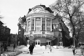 Театрално-музикален продуцентски център - Варна - Варненска опера