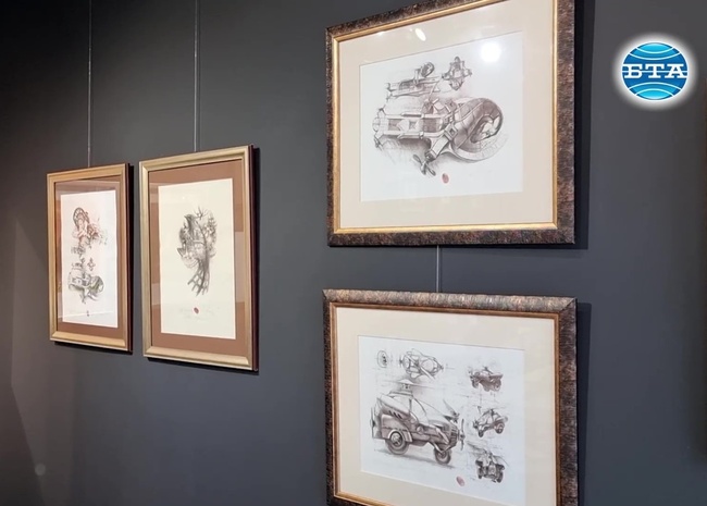 Изложба във Варна представя летящите конструкции на Роберт Баръмов