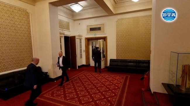 Парламентът изслушва при закрити врата службите за сигурност за напрежението НАТО-Русия