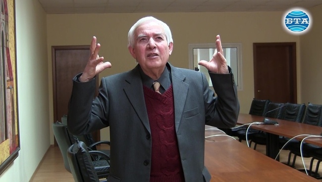 Светът има нужда от служба за сигурност и това е образователната система, смята учителят по физика Теодосий Теодосиев