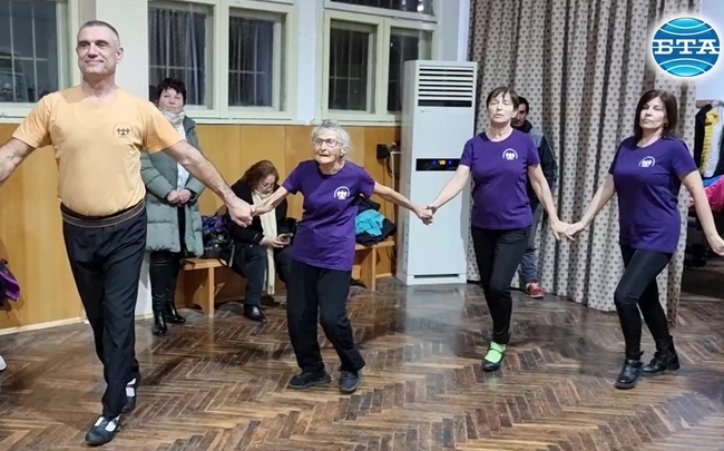 Животът е движение за 91-годишната "жива легенда на хорото" Донка Павлова 