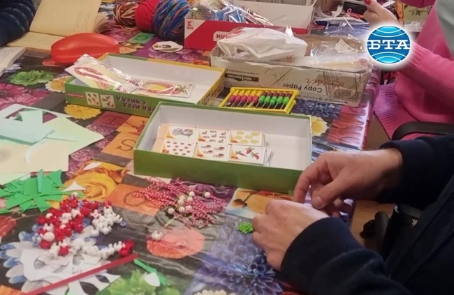 Работилница за мартеници в социален център в Плевен