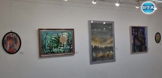 Художници водолеи откриха изложба в Перник 