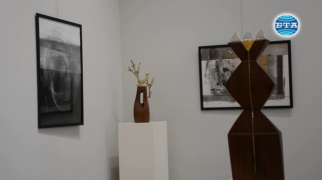 Нова изложба скулптура и рисунка подреди известният бургаски художник Радостин Дамасков