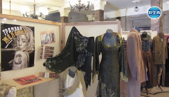 Театрален реквизит от популярни постановки показва в изложба Пернишкият театър