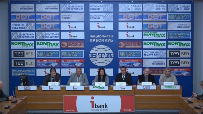 Репресиите срещу българските граждани чрез упражняване на натиск над адвокатите им и борбата на адвокатите за свободна защита на правата и законните интереси на гражданите.