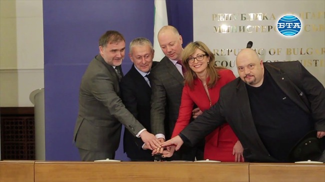 Валидираха юбилейна пощенска марка по случай 15-ата годишнина от членството на България в НАТО