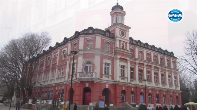 Днес се навършват 100 години от първата премиера на професионалния градски театър в Плевен