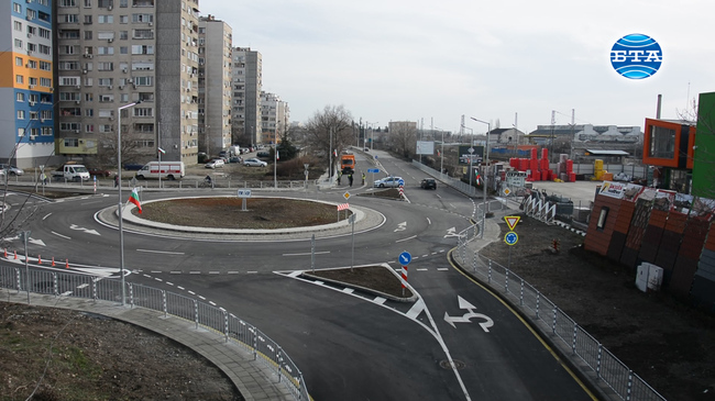 Първите автомобили преминаха по реконструирания надлез в Стара Загора 
