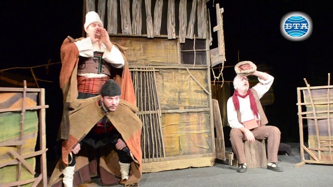 Комедията "Юнаци с умни калпаци" е първото премиерно заглавие за тази година в афиша на Добричкия театър