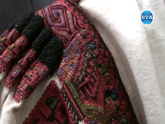 Изложба на шевици от различни фолклорни области бе открита в РИМ-Смолян