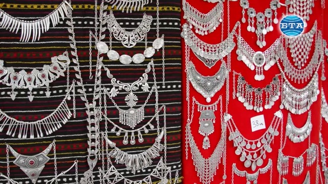 Повече от 150 майстори на уникати участват в арт фестивала "Сръчко" във Варна