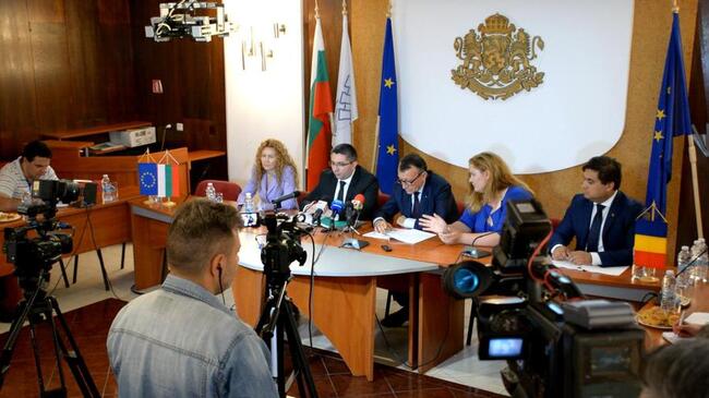 Министър Николай Нанков се срещна в Русе с румънския вицепремиер Паул Станеску