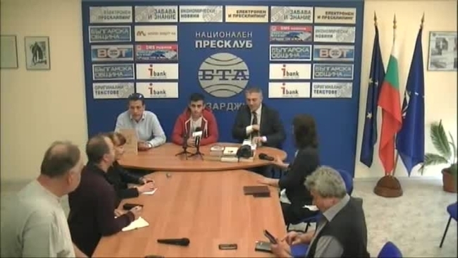 Мустафа Карадайъ подкрепи инициативата на пазарджишкия ученик Кирил Балдев за събиране на книги за читалища