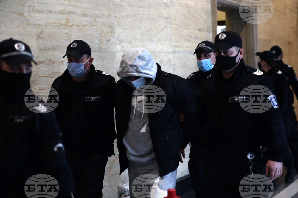 МВР - с. Антон - задържани