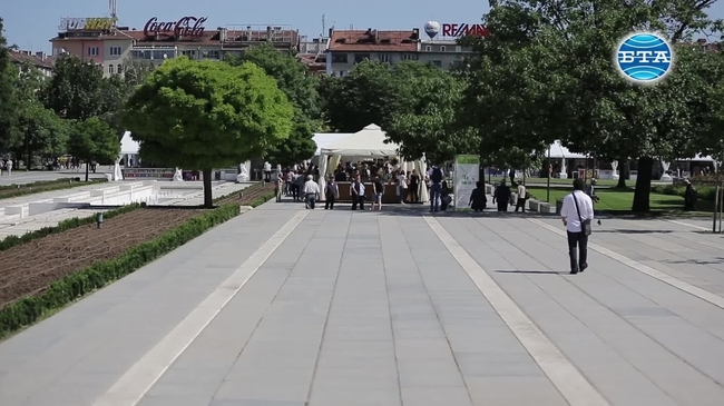 Започна Пролетният базар на книгата в София