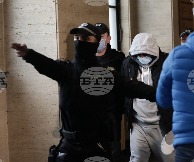 МВР - с. Антон - задържани