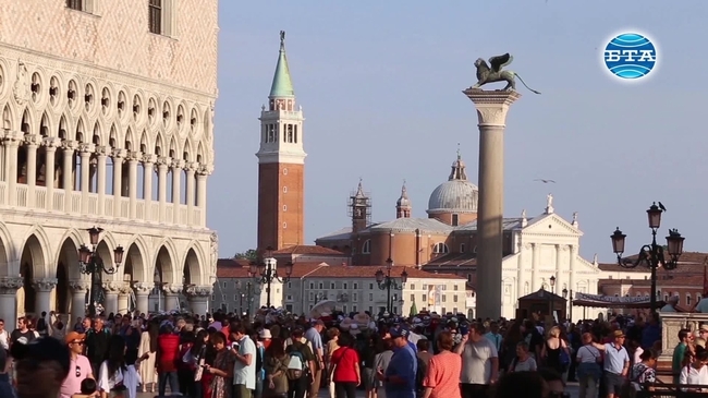 Българска изложба на икони и скулптура очарова Венеция