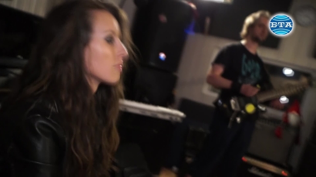 Група "SEVI" залага на постапокалиптичната тематика в клипа към новия си сигнъл "Am I Alive"