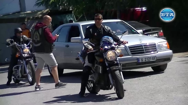 С почетна обиколка по главните улици на Ямбол започна ежегодният 21-ви събор на мотористите в лесопарк "Бакаджика"