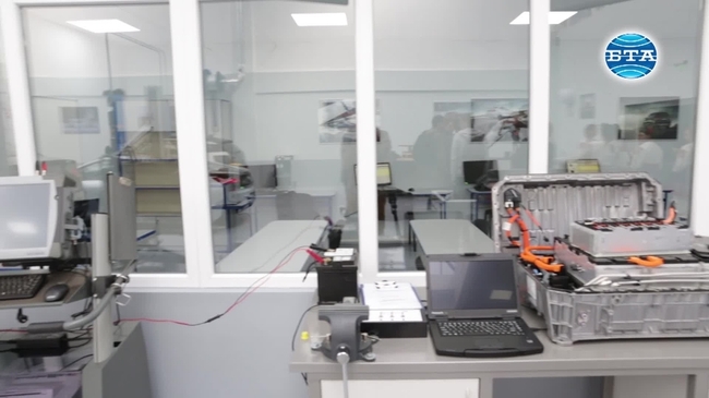 Учебен център за електрически и конвенционални автомобили бе открит днес в ПГТЕ "Хенри Форд"