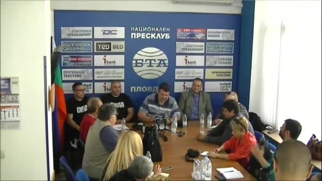 Таксиметровите шофьори  настояват за законодателни промени