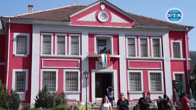 Черешови топчета огласиха Зли дол край Клисура по повод 142-та годишнина от Априлската епопея