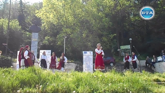 Над 400 ученици от Пиринско показаха талант на фестивал в Благоевград