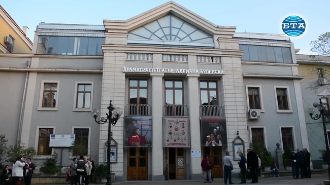 Ицко Финци отбеляза 85-годишнината си на сцената на бургаския театър