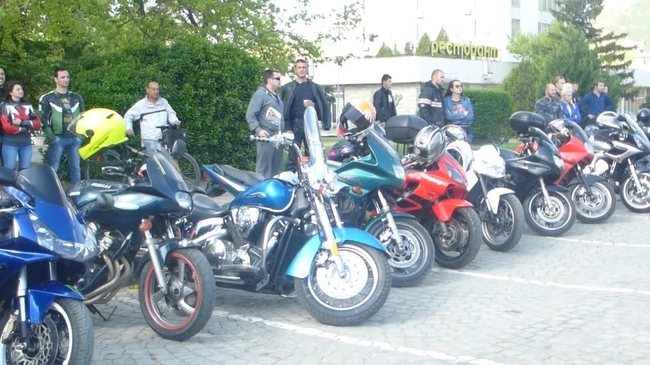 Около 300 рокери откриха мотосезон 2018 в Сливен