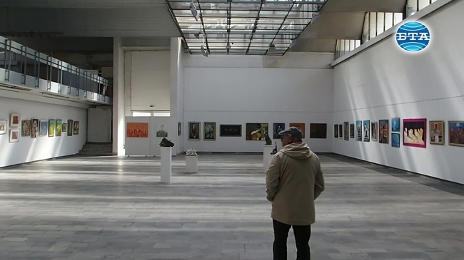 Изложба "Цветове" подредиха пловдивски художници
