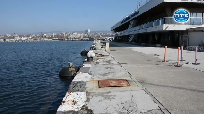 Военни водолази направиха оглед на морското дъно на Варненското пристанище преди предстояща визита на чуждестранни кораби