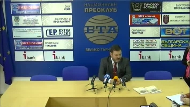 Историкът проф. Петко Ст. Петков
ще представи книга за върховете „Свети Никола“ и Шипка“.