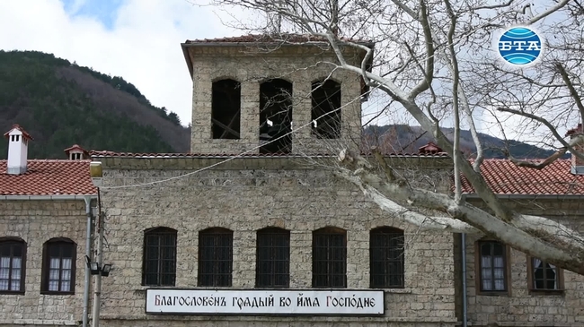 По време на Великденските празници е важно да осъзнаем и съпреживеем страданието и възкресението на Христос, смята игуменът на Бачковския манастир архимандрит Самуил