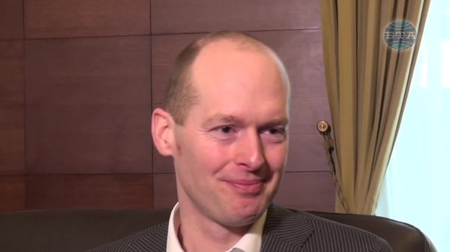 Отиването на Марс ще ни вдъхнови да положим по-добри грижи за собствената ни планета, каза основателят на "Mars One" Бас Лансдорп