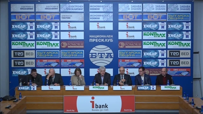 /МНИ/ 	
Учени от Македонския научен институт при българите в Косово. Подписват договор с Албаноложкия институт от Прищина.