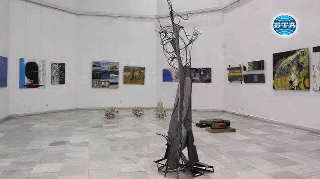 Изложбата "70 години великотърновски художници 1948-2018" представя над 320 творби