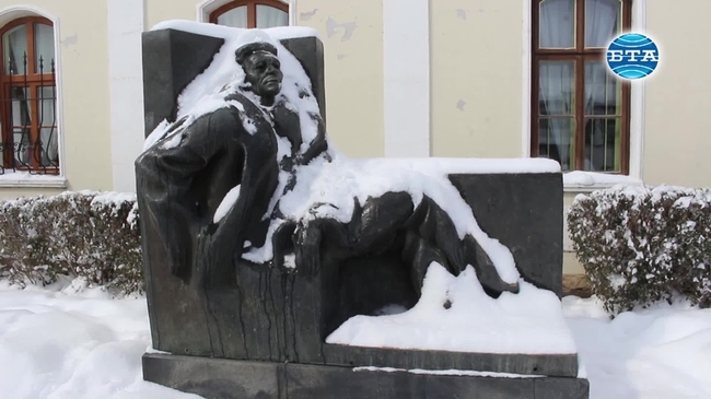 Днес се навършват 111 години от рождението на големия български писател Емилиян Станев