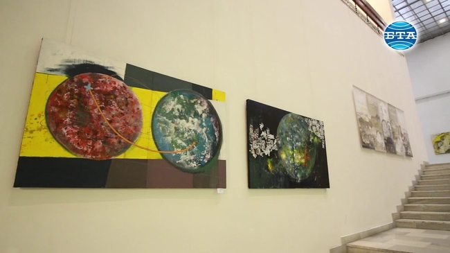 Млади и утвърдени творци представят своите интерпретации за любовта и виното в изложбата "Арт Розалиада"