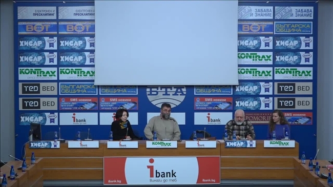 Кражбите на интелектуална собственост в Интернет обезсмислят професии като писател, преводач, актьор, режисьор, художник... За необходимостта от промяна на Наказателния кодекс и Закона за авторското право и сродните му права.