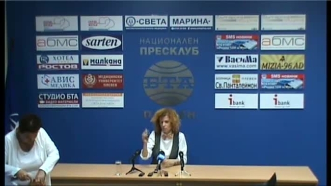 ЛЮСИ ДЯКОВСКА за "Разходка по Бродуей" и още за проектите си с Плевенската филхармония.