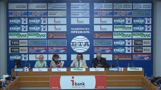 Съюзът на свободните писатели /ССП/ организира церемония за връчването на наградата „Възроденият феникс”.